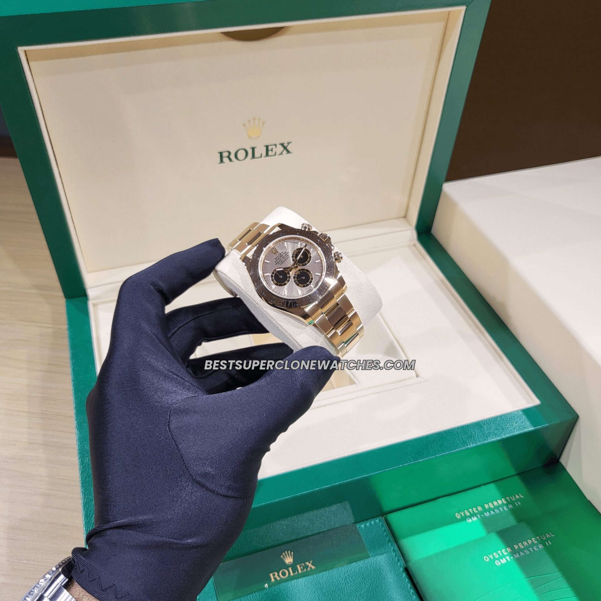 Swiss-made replica Rolex Daytona with 4131 clone automatic movement and Everose gold case