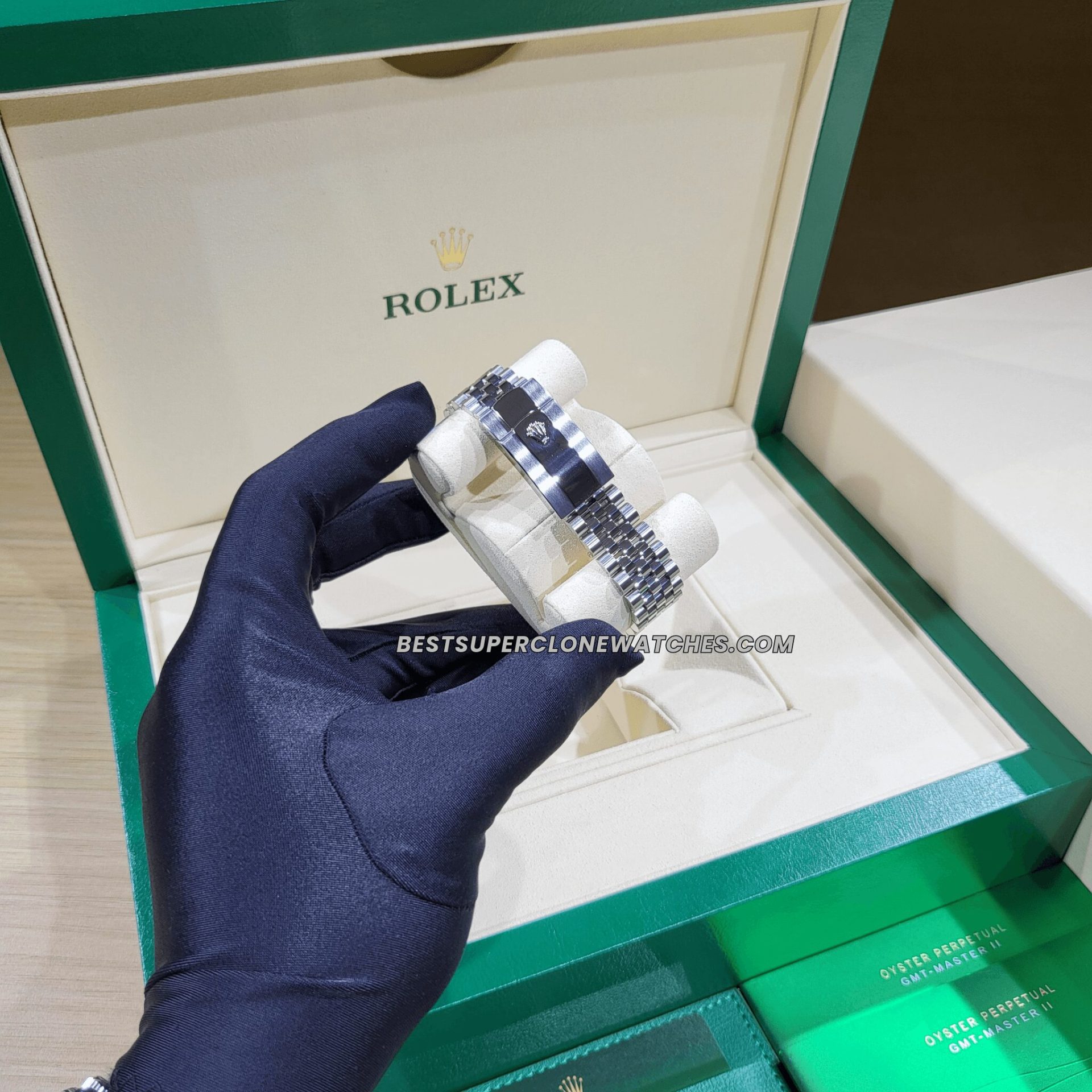 Rolex Datejust 3235 Swiss super clone with bright blue diamond-set dial, Oystersteel and white gold case—luxury replica watch.