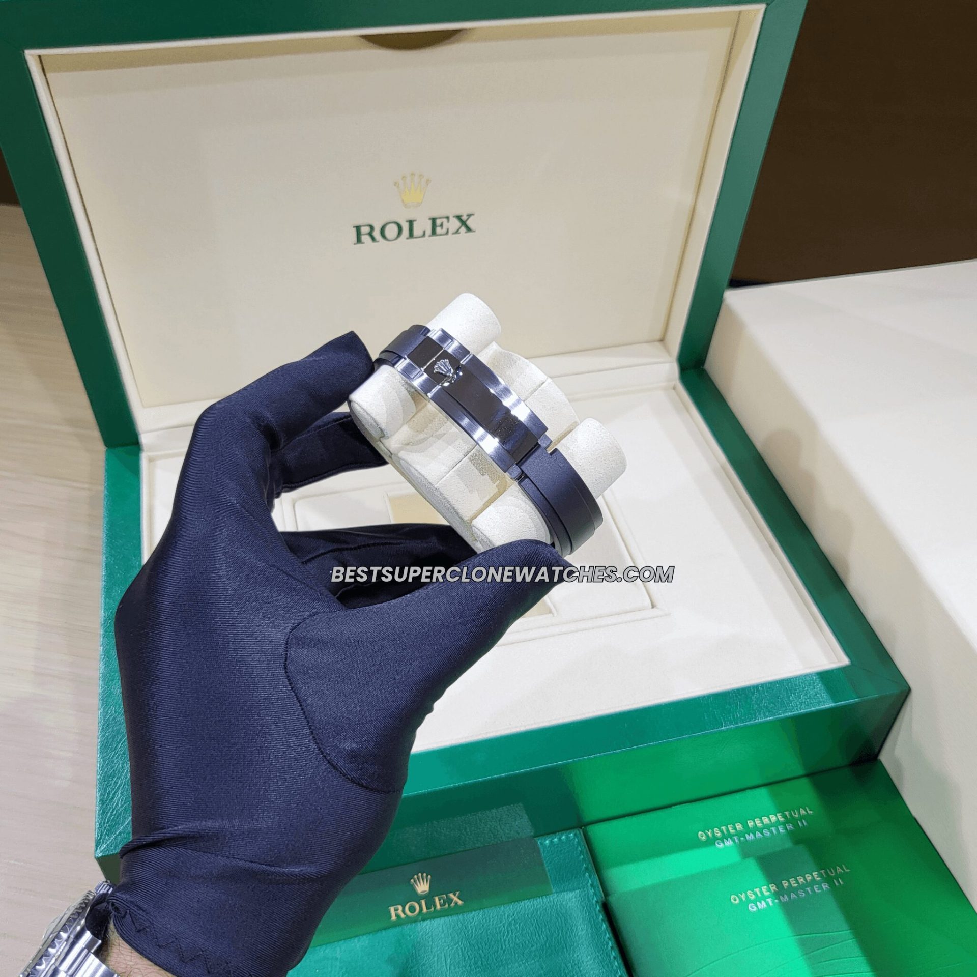 Replica Rolex Daytona with 4131 clone movement featuring steel dial and white gold case