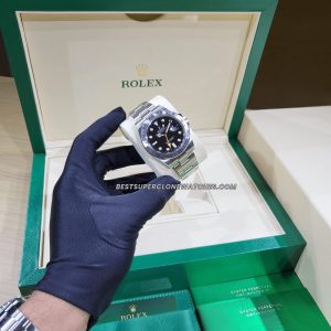 Detail shot of Oystersteel bracelet with brushed links and smooth folding clasp on fake Explorer II