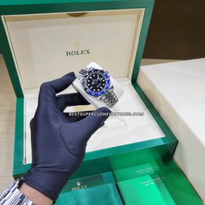 Replica Rolex GMT Master II with 3285 movement, Batgirl bezel, and jubilee bracelet