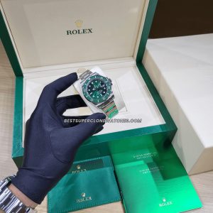 Fake Rolex Submariner Hulk Date 3135 super clone with green dial, Oystersteel case, and Swiss 3135 movement—luxury replica design.