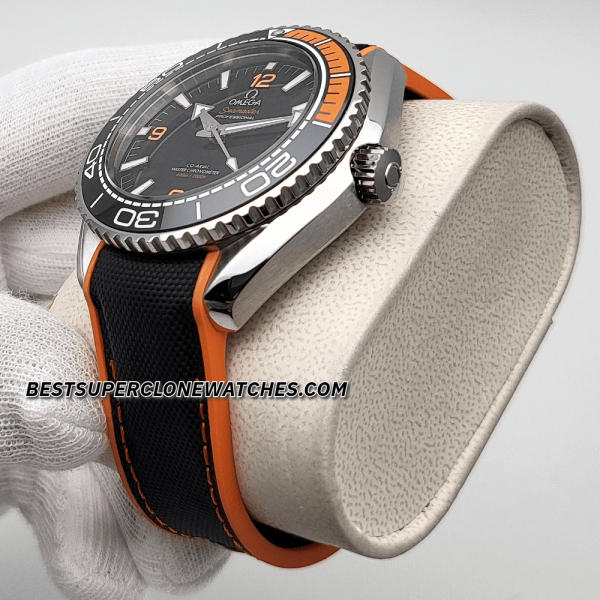Omega Seamaster Planet Ocean 600M Steel On Rubber Strap Black Dial 8900 Swiss Super Clone Watch Ref-215.32.44.21.01.001 - Image 2