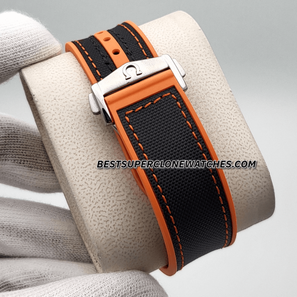 Omega Seamaster Planet Ocean 600M Steel On Rubber Strap Black Dial 8900 Swiss Super Clone Watch Ref-215.32.44.21.01.001 - Image 4