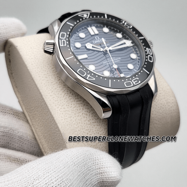 Omega Seamaster Diver 300M Steel On Rubber Strap Black Dial 8800 Swiss Super Clone Watch Ref-210.32.42.20.01.001 - Image 3