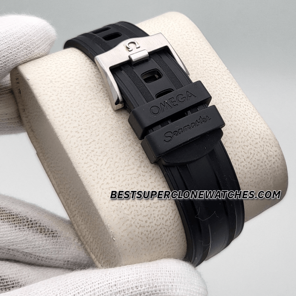 Omega Seamaster Diver 300M Steel On Rubber Strap Black Dial 8800 Swiss Super Clone Watch Ref-210.32.42.20.01.001 - Image 4