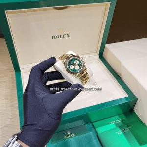 Rolex Daytona green dial yellow gold clone