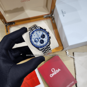 Omega Speedmaster Silver Snoopy